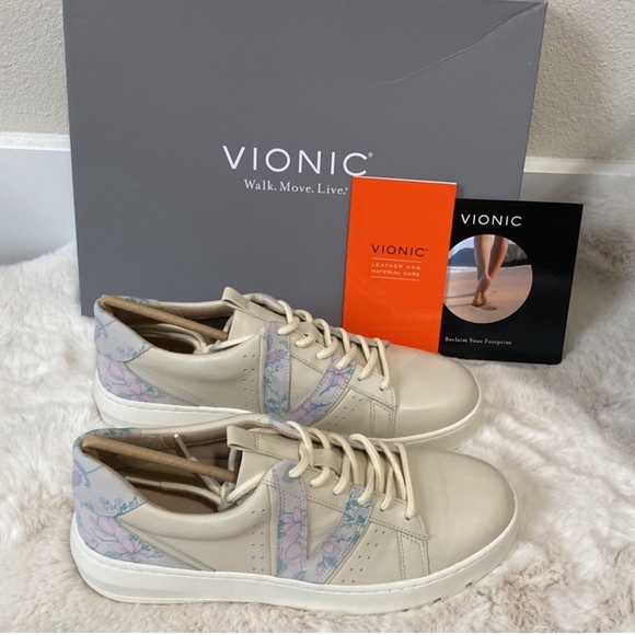 Vionic
Simasa
Women's
Sneaker with
Orthotic Support size 10M - Picture 2 of 4